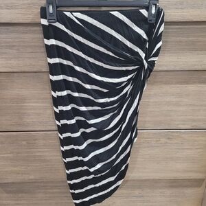 Asymmetrical Skirt With Knot